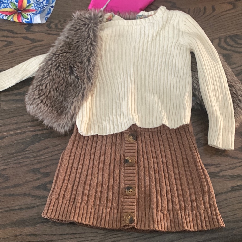 Sweater skirt and shirt with fur vest